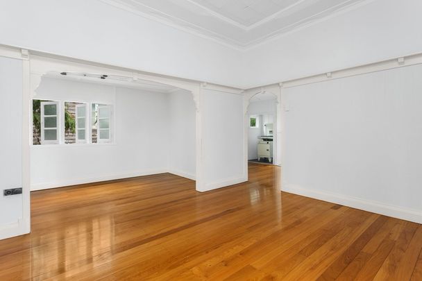 29 Willis Street, Gordon Park. - Photo 1