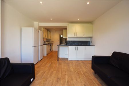 Fourth Avenue, Horfield - Photo 2