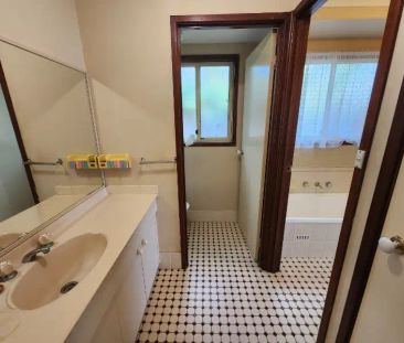 “QUIET STREET, PERFECT FOR FAMILIES” - Photo 3