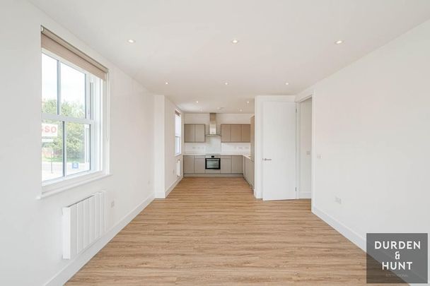 High Street, Ongar - Photo 1