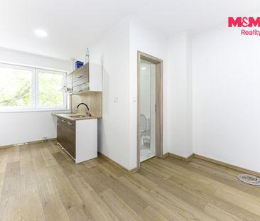 Pronájem bytu 1+kk a garsoniéry 20 m², třída Krále Jiřího 273, Velim - Photo 1