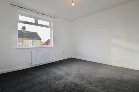 Belsize Avenue, Woodston, Peterborough - Photo 3