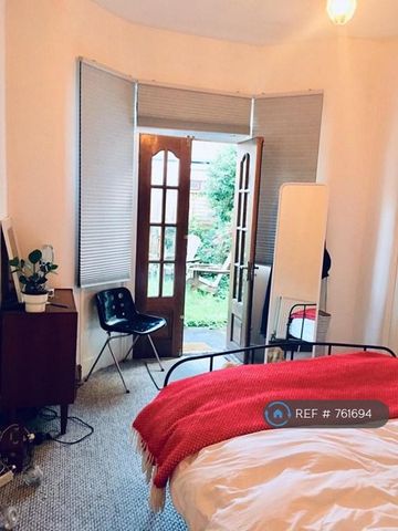 1 bedroom flat to rent - Photo 4