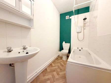 Wellington Road North, Stockport, Greater Manchester, SK4 2PA - Photo 4