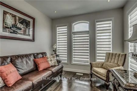 Detached Home For Lease | N9255081 - Photo 5