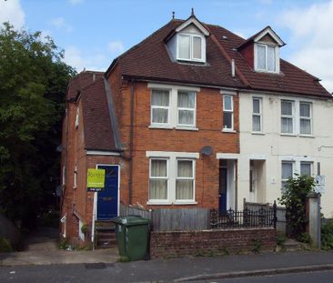 2 bedroom flat to rent - Photo 2