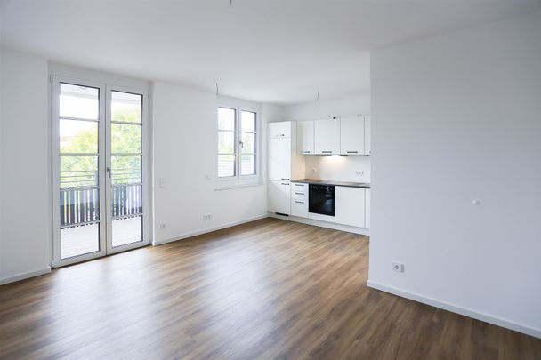 Schöne und ideal geschnittene 2-Zi.-Wohnung mit Balkon - hell und barrierefrei in Köpenick - Foto 1