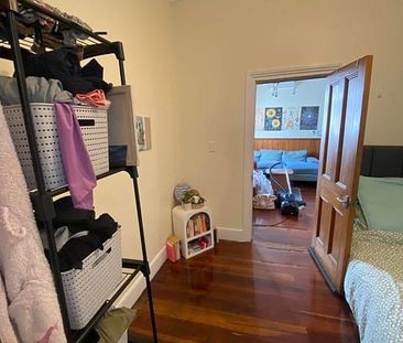 Cool sunny home in great location - pets welcome! - Photo 2