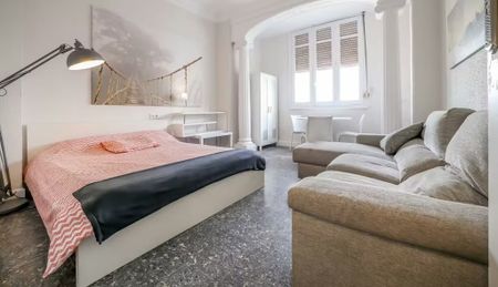 Carrer de Sueca, Valencia, Valencian Community 46006 - Photo 3