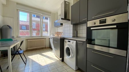 Location Appartement 4 pièces 75m² DOUAI 59500 - Photo 4
