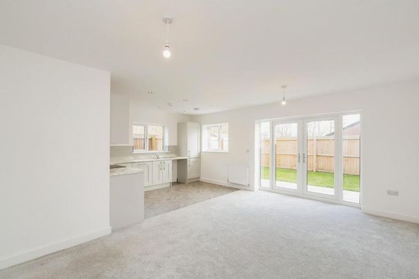 2 bedroom bungalow to rent - Photo 1