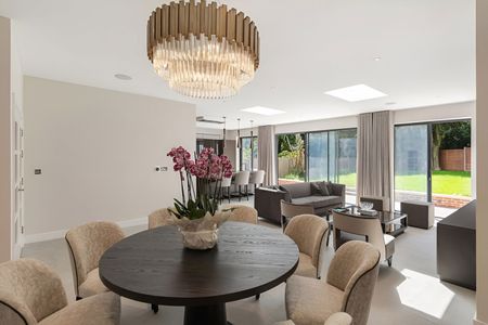 Ullswater Crescent, London, SW15 - Photo 4