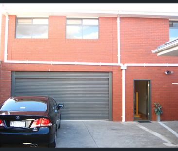 TOWNHOUSE FOR LEASE COBURG - Photo 6