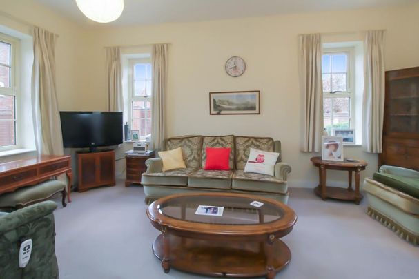 1 bedroom retirement property to rent - Photo 1