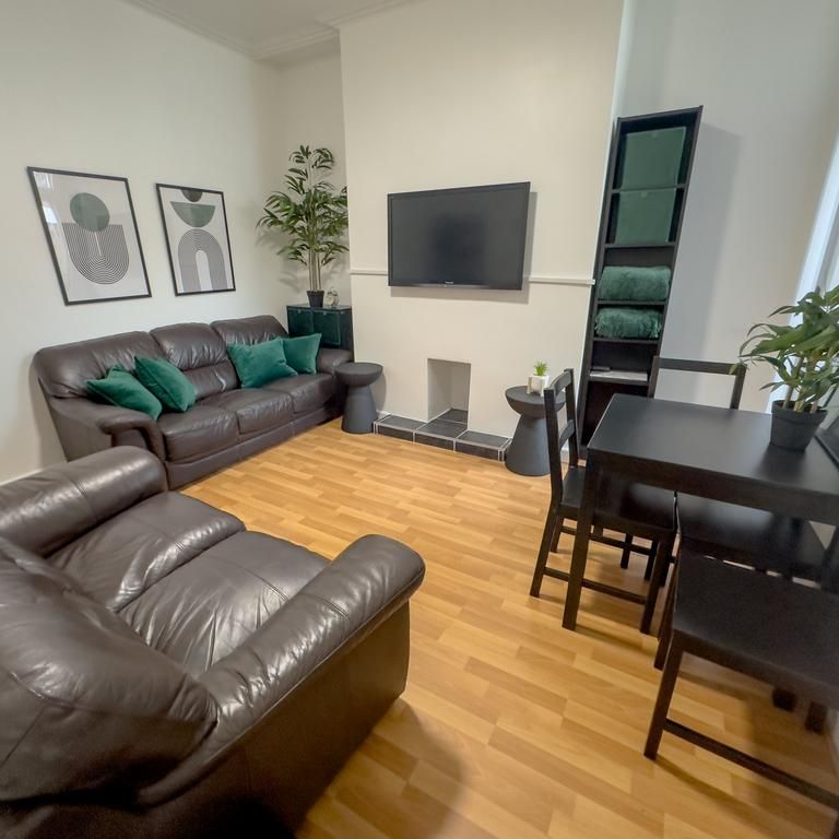 4 bedroom house to rent - Photo 1