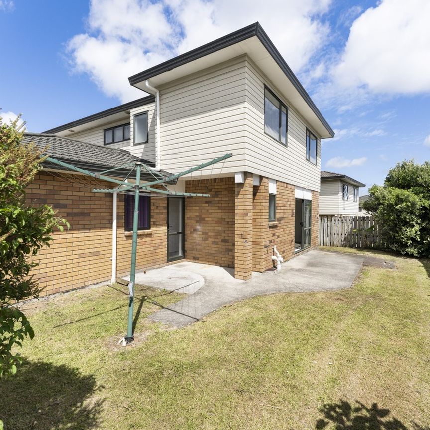 Large Family Home in Ranui - Photo 1