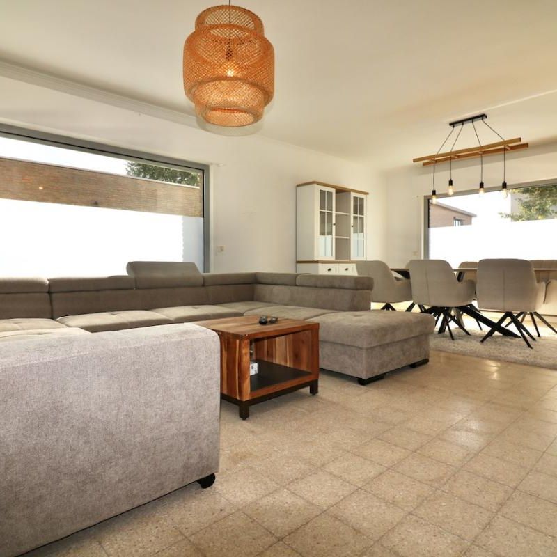 Mooie half-open bebouwing met 3 slpks, garage en tuin voor 975 EUR/mnd - Foto 1