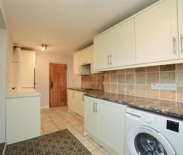 3 bedroom detached bungalow to rent - Photo 5