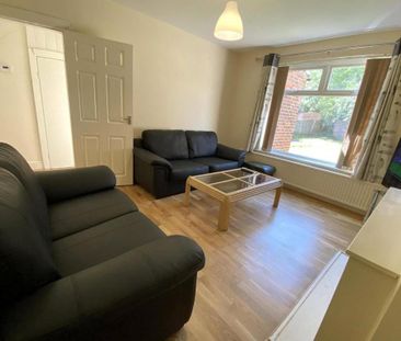 4 bedroom semi-detached house to rent - Photo 1