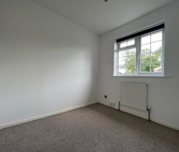 Sandy Lane, Farnborough, GU14 - Photo 5