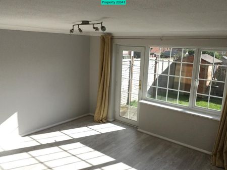 3 bedroom end of terrace house to rent - Photo 4