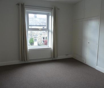 2 bedroom end of terrace house to rent - Photo 2