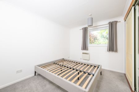 2 Bed Flat, Theresas Walk, CR2 - Photo 3