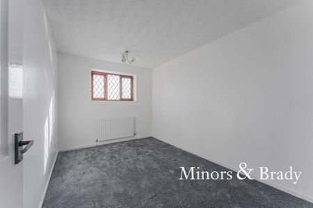 3 bedroom detached house to rent - Photo 3