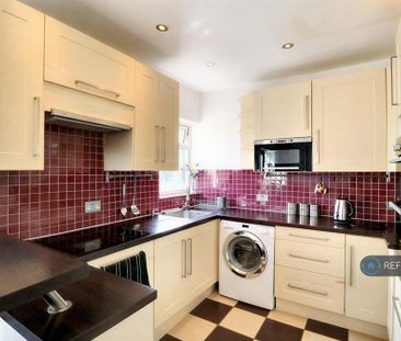 3 bedroom semi-detached house to rent - Photo 4