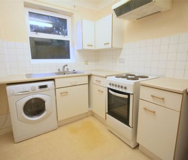 1 bedroom Ground floor flat to rent - Photo 5