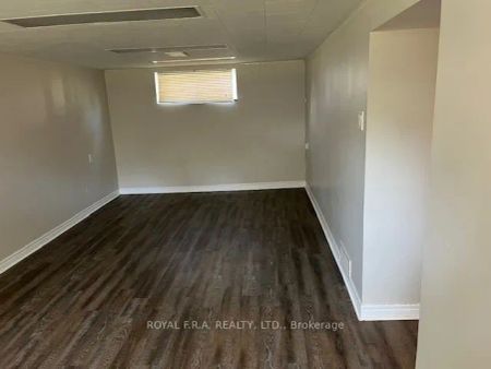 Detached Home For Lease | S9018349 - Photo 5