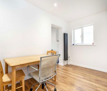 2 bedroom end of terrace house to rent - Photo 3