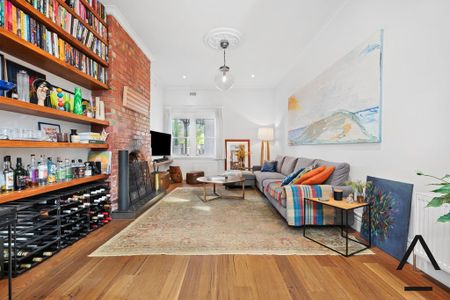 Style & Interior Precision - Photo 4