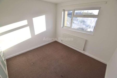 Heroes Walk, Reading, RG2 - Photo 4