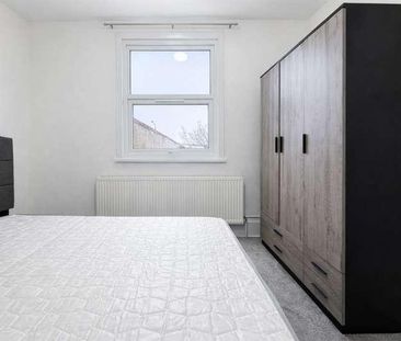 The Slade, SE18 - Photo 2