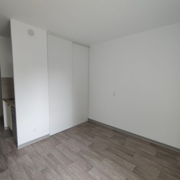 Location Appartement 1 pièce 19m² FRANQUEVILLE ST PIERRE 76520 - Photo 1