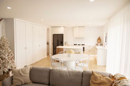 Stunning Botanic Beauty – Your Peaceful Picton Retreat Awaits - Photo 4