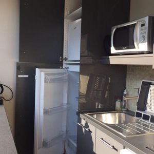 Studio Meublé Avenue de Madrid NEUILLY SUR SEINE - Photo 2