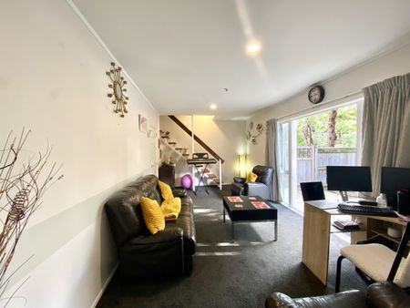 3 Bedroom Home in Upper Hutt - Photo 4