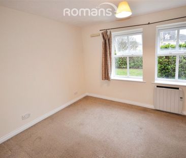 Hurworth Avenue, Slough, SL3 - Photo 2