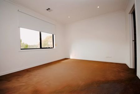 3 Bed, 2 Bath - Photo 5