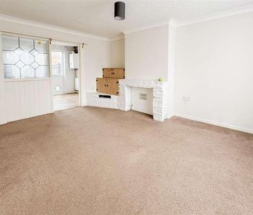 Bodiam Crescent, Eastbourne, BN22 - Photo 1