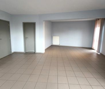 GELIJKVLOERS APPARTEMENT MET GARAGE - Photo 2