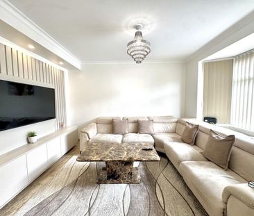4 bedroom semi-detached house to rent - Photo 5
