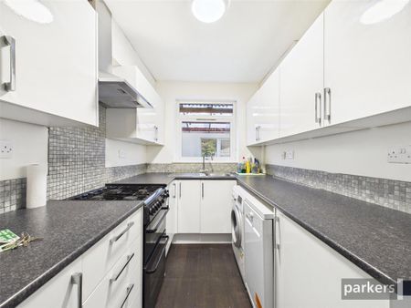 3 bedroom semi-detached house to rent - Photo 4