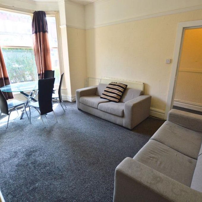 6 bedroom terraced house to rent - Photo 1