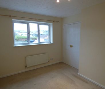 Terraced House to rent on - Photo 6