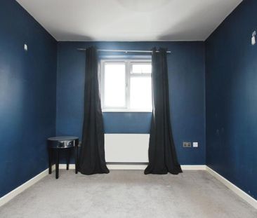 4 bedroom semi-detached house to rent - Photo 6