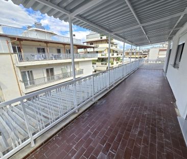 Κέντρο: Ενοικιάζεται διαμπερές 2αρι, 53τμ, 4ου ορόφου σε γωνιακή οι... - Photo 1
