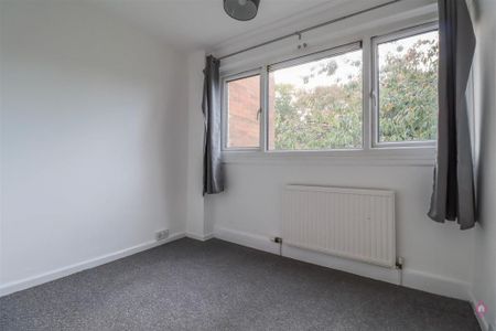 3 bedroom penthouse to rent - Photo 5